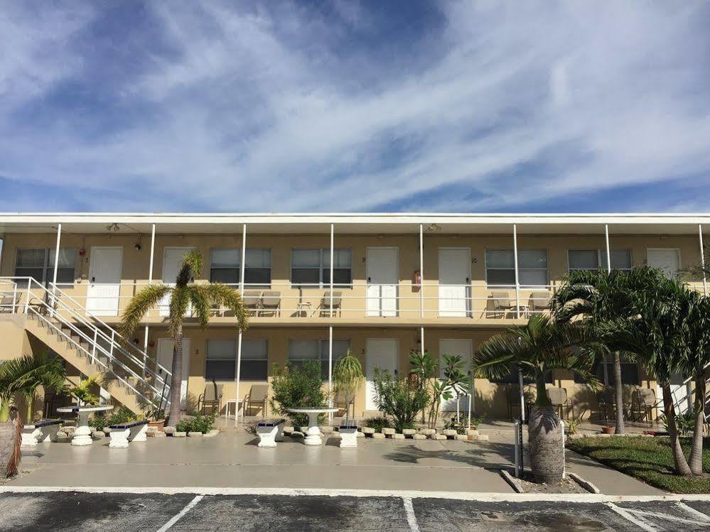 Motel Pelican By The Sea Pompano Beach Zewnętrze zdjęcie